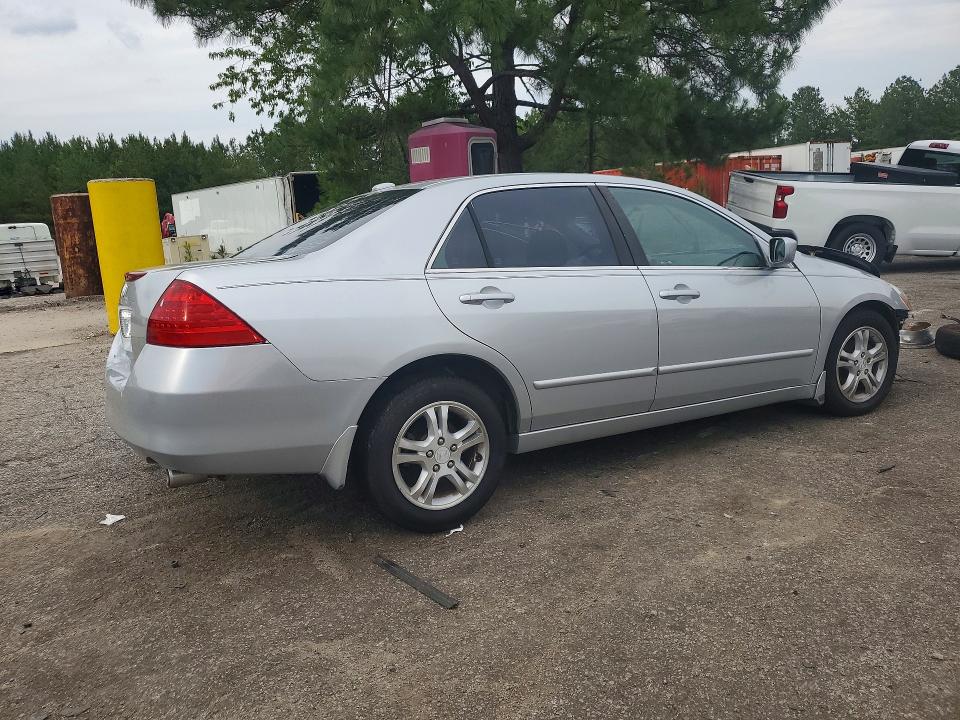 51921786 :رقم المزاد ، 1HGCM56887A041848 vin ، 2007 Honda Accord مزاد بيع