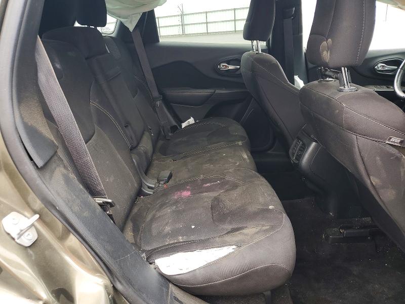 52950536 :رقم المزاد ، 1C4PJMCB7FW663944 vin ، 2015 Jeep Cherokee مزاد بيع