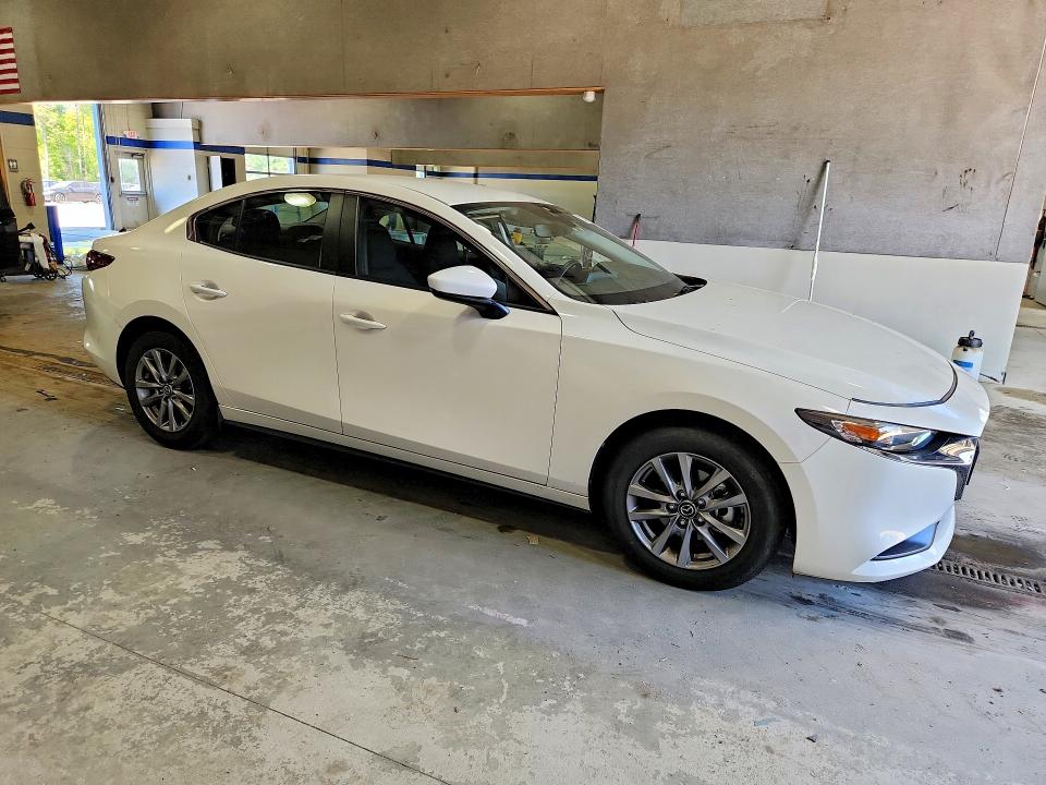 2021 Mazda 3 მანქანა იყიდება აუქციონზე, vin: JM1BPAAL0M1323550, აუქციონის ნომერი: 52238666