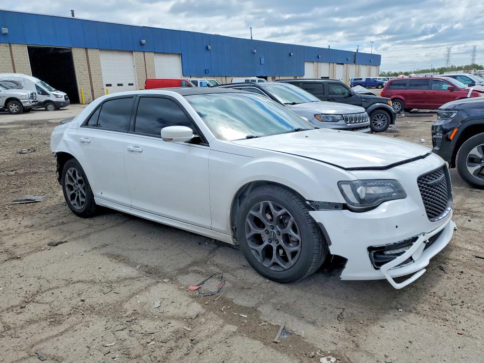 53640016 :رقم المزاد ، 2C3CCAGG0HH599801 vin ، 2017 Chrysler 300 مزاد بيع