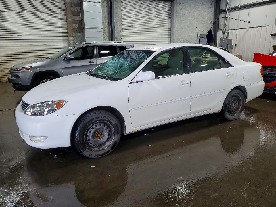 54413966 :رقم المزاد ، 4T1BE32K35U574663 vin ، 2005 Toyota Camry مزاد بيع
