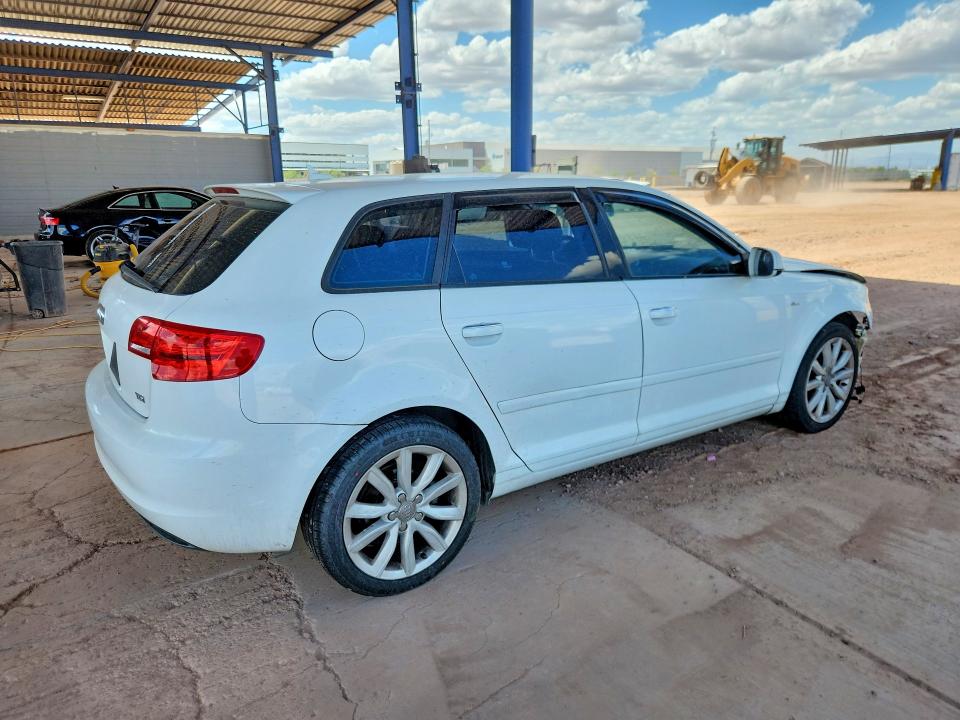 Продажа на аукционе авто 2011 Audi A3, vin: WAUBJBFM8BA044298, номер лота: 52585566
