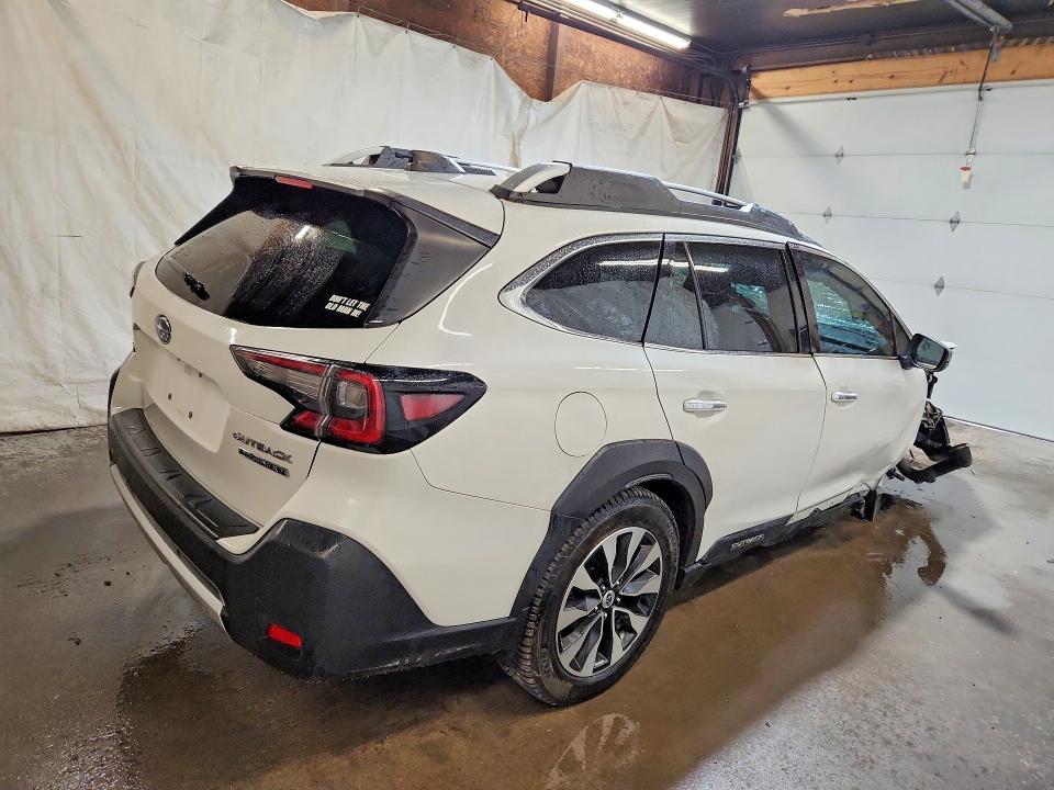 54767806 :رقم المزاد ، 4S4BTGPD0P3175726 vin ، 2023 Subaru Outback مزاد بيع