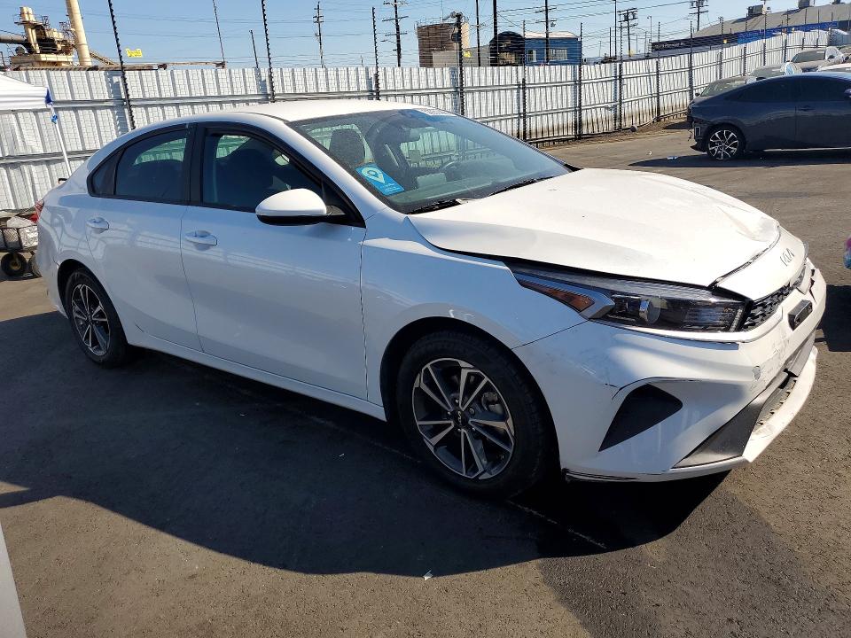 52931446 :رقم المزاد ، 3KPF24AD6RE725460 vin ، 2024 Kia Forte مزاد بيع