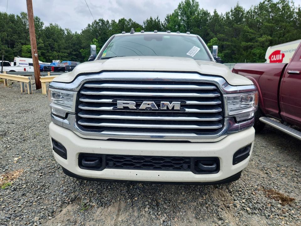 53558306 :رقم المزاد ، 3C63RRNLXNG235297 vin ، 2022 Ram 3500 مزاد بيع