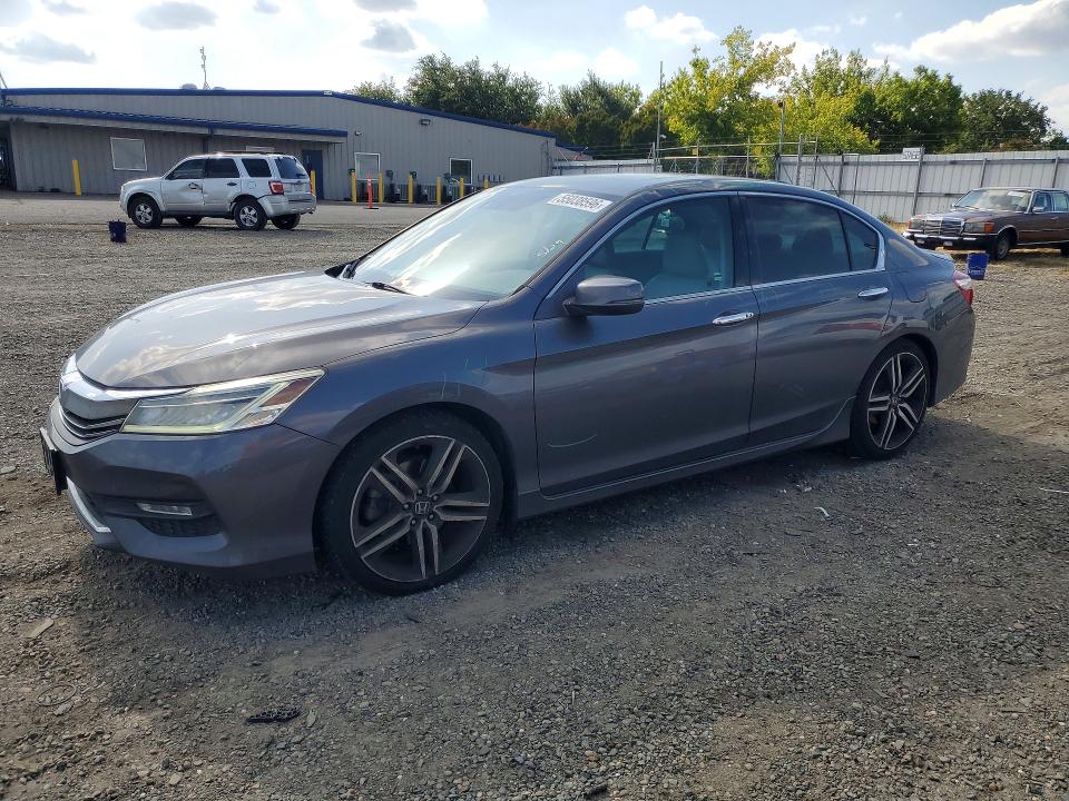 Продажа на аукционе авто 2017 Honda Accord, vin: 1HGCR3F92HA011406, номер лота: 55038596