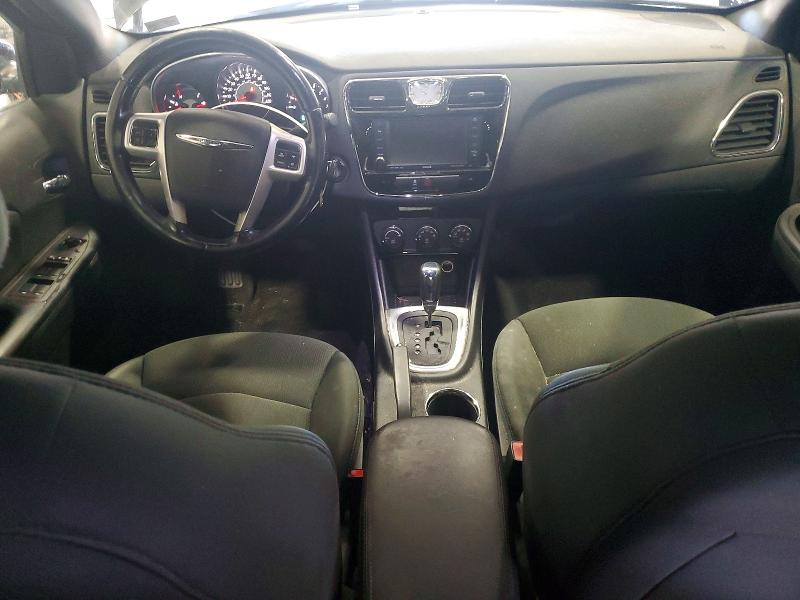 53568636 :رقم المزاد ، 1C3BC1FG2BN525419 vin ، 2011 Chrysler 200 مزاد بيع