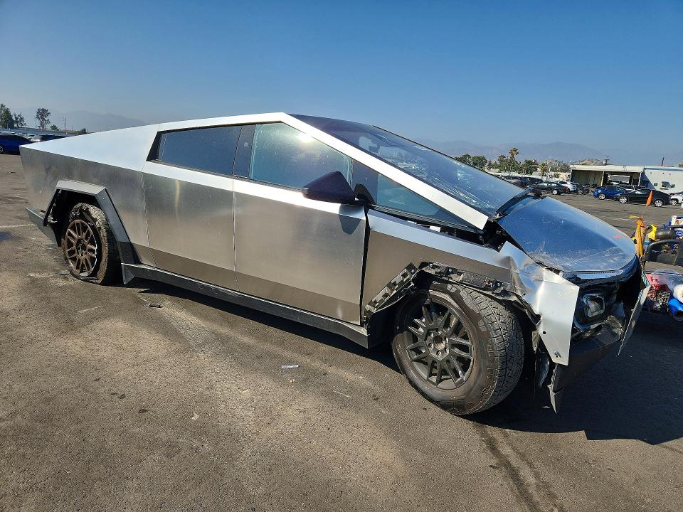 Продаж на аукціоні авто 2025 Tesla Cybertruck, vin: 7G2CEHED8SA073141, номер лоту: 52459736