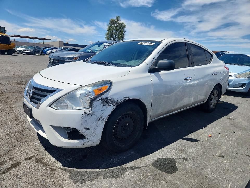 52275296 :رقم المزاد ، 3N1CN7APXFL886118 vin ، 2015 Nissan Versa مزاد بيع