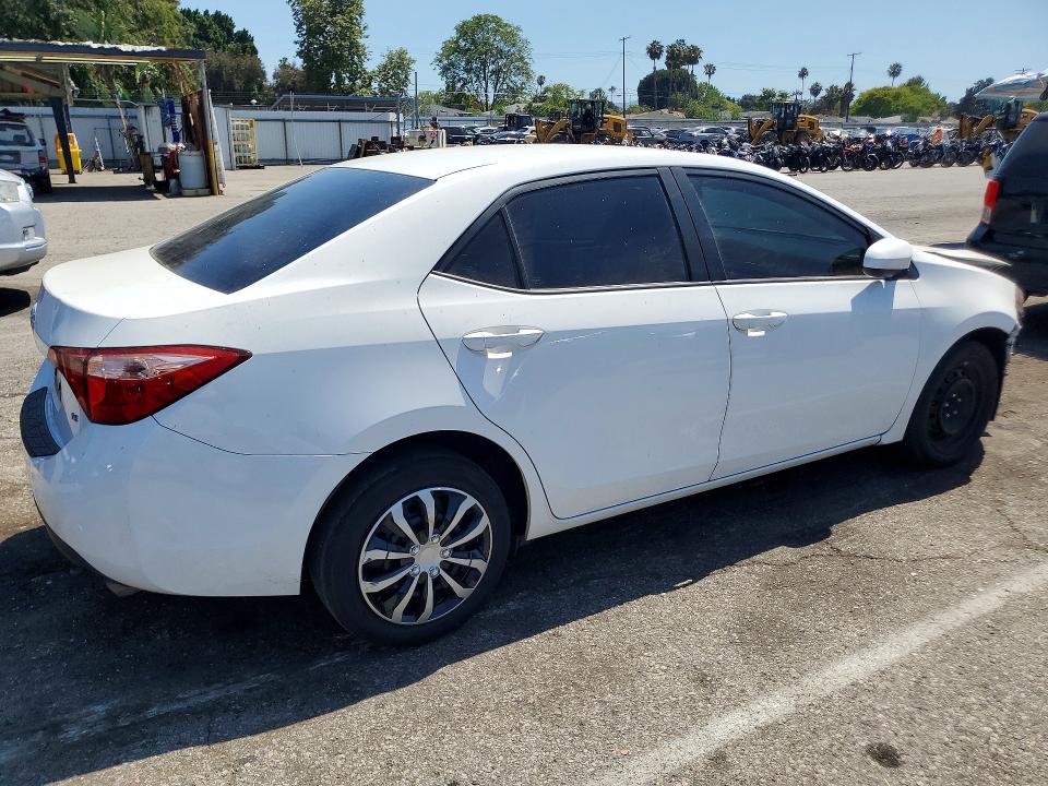 54492486 :رقم المزاد ، 5YFBURHE6JP797959 vin ، 2018 Toyota Corolla مزاد بيع