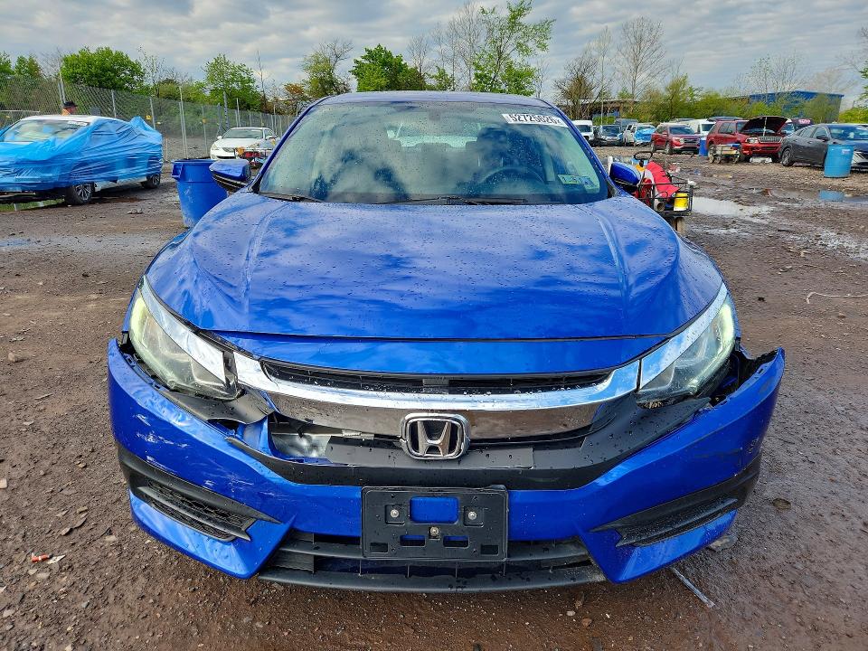 Продаж на аукціоні авто 2018 Honda Civic, vin: 2HGFC2F58JH594853, номер лоту: 52725626