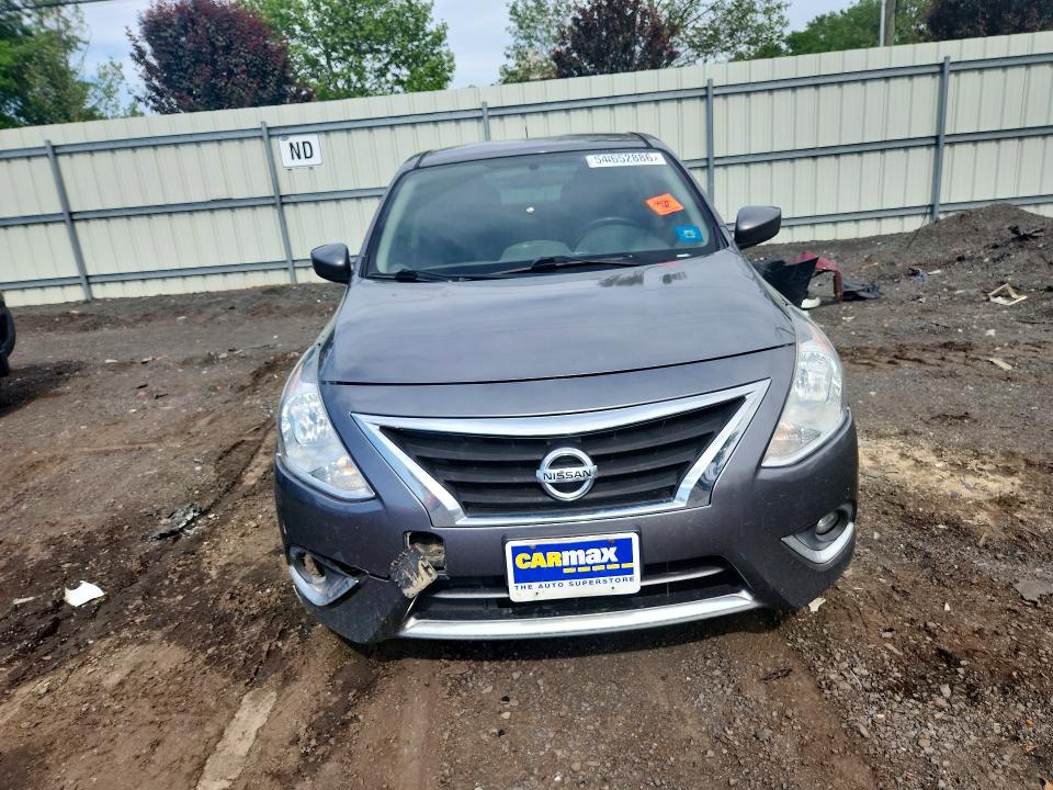 54652886 :رقم المزاد ، 3N1CN7AP6JL871639 vin ، 2018 Nissan Versa مزاد بيع