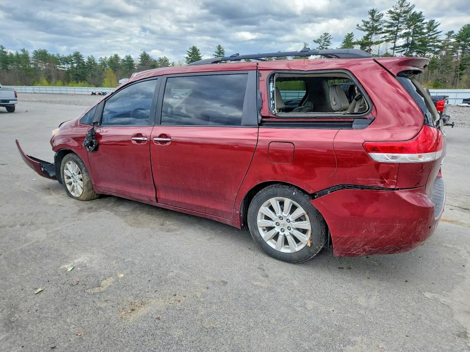52883686 :رقم المزاد ، 5TDDK3DC0BS002008 vin ، 2011 Toyota Sienna مزاد بيع