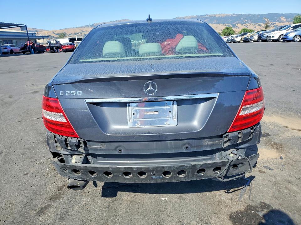 54311546 :رقم المزاد ، WDDGF4HB5DR300456 vin ، 2013 Mercedes-benz C مزاد بيع