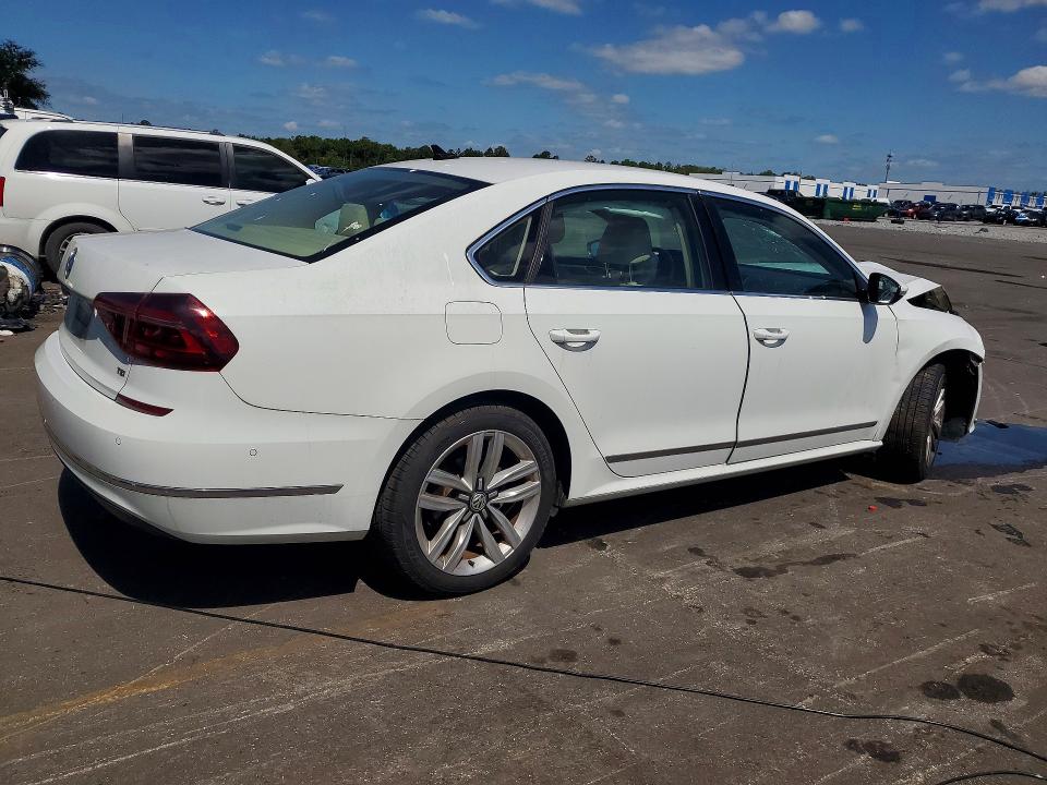 Продажа на аукционе авто 2017 Volkswagen Passat, vin: 1VWCT7A39HC073364, номер лота: 53621696