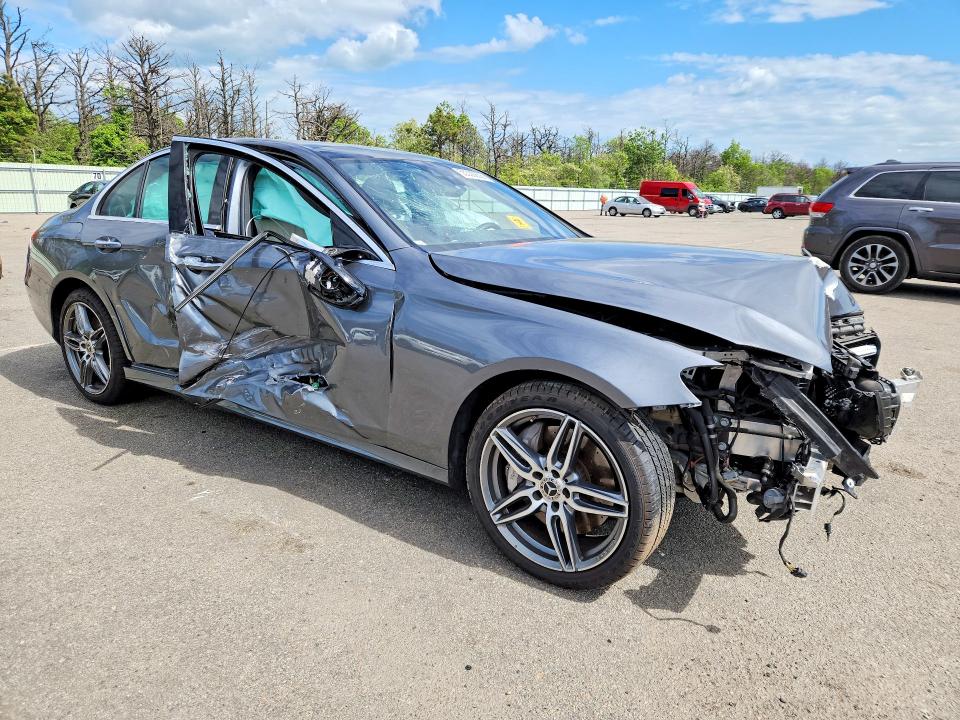 55330836 :رقم المزاد ، WDDZF6JB5LA745310 vin ، 2020 Mercedes-benz E مزاد بيع