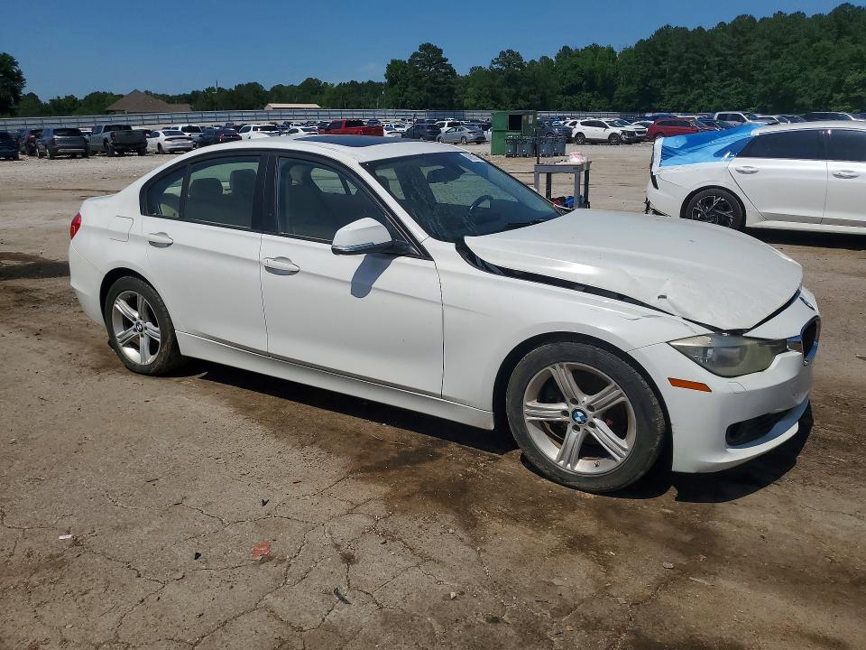50983716 :رقم المزاد ، WBA3A5C55DF358127 vin ، 2013 Bmw 328 مزاد بيع