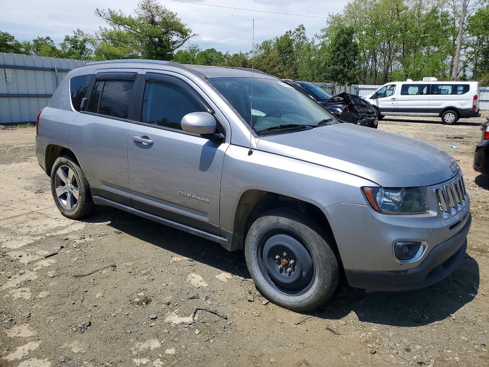 52813526 :رقم المزاد ، 1C4NJCEAXHD125940 vin ، 2017 Jeep Compass مزاد بيع
