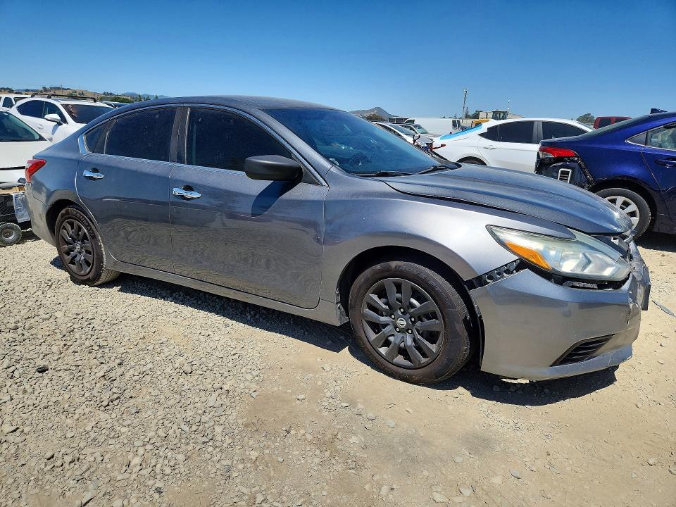 2017 Nissan Altima მანქანა იყიდება აუქციონზე, vin: 1N4AL3AP2HC292713, აუქციონის ნომერი: 54883886