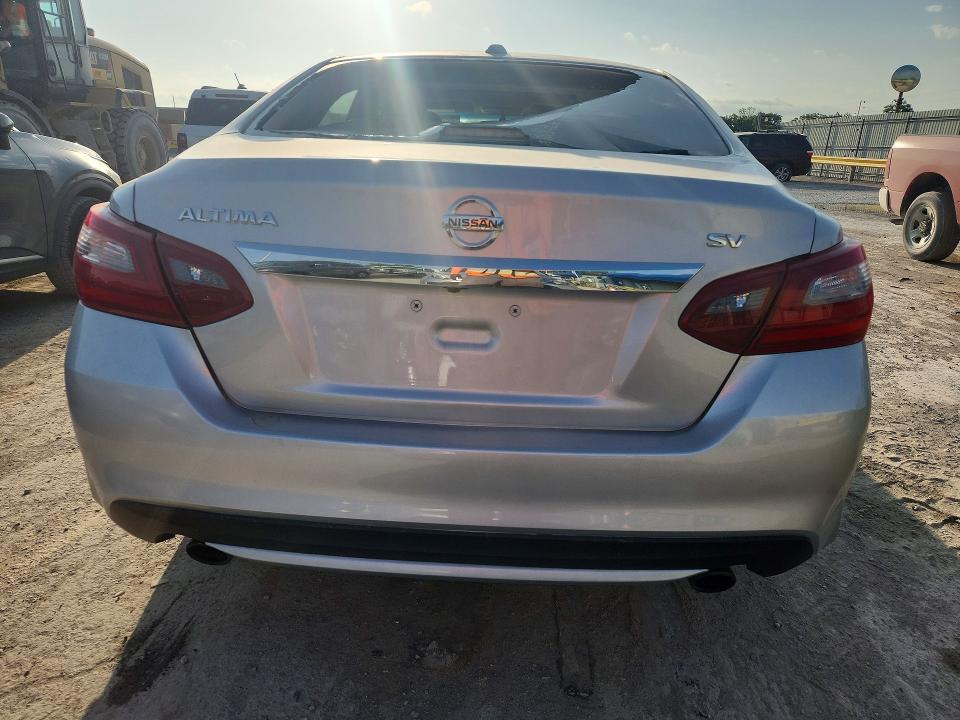 52532376 :رقم المزاد ، 1N4AL3AP1JC137947 vin ، 2018 Nissan Altima مزاد بيع