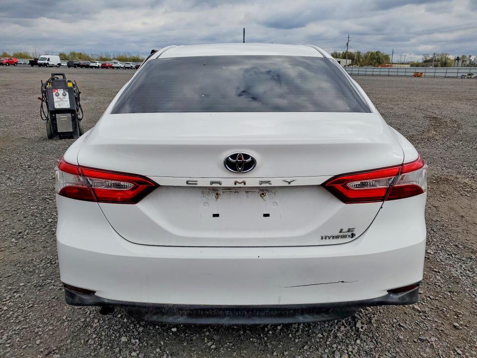 53547016 :رقم المزاد ، 4T1B31HK2JU508116 vin ، 2018 Toyota Camry Le Hybrid 4dr مزاد بيع