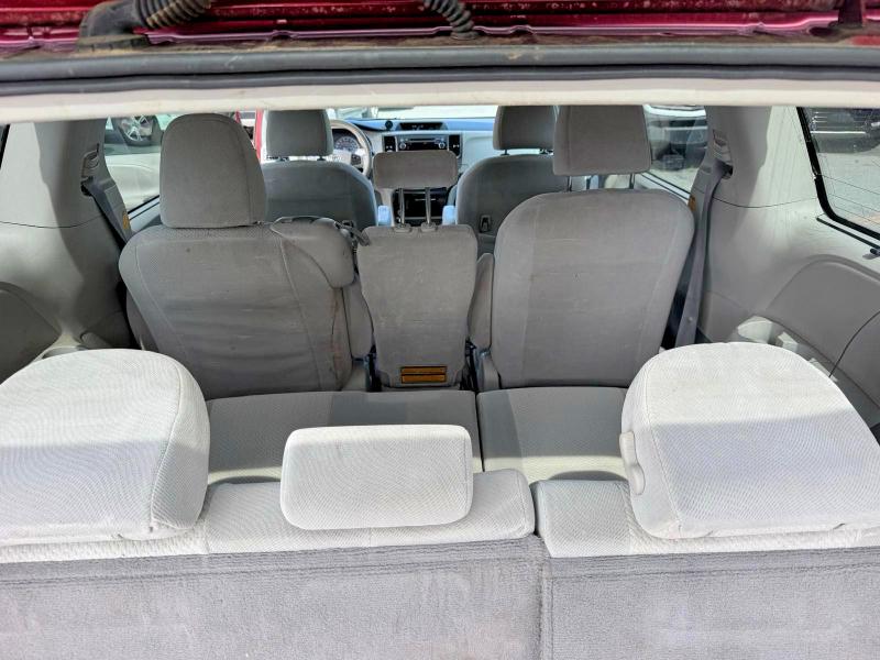 53560116 :رقم المزاد ، 5TDKK3DC1BS078788 vin ، 2011 Toyota Sienna مزاد بيع