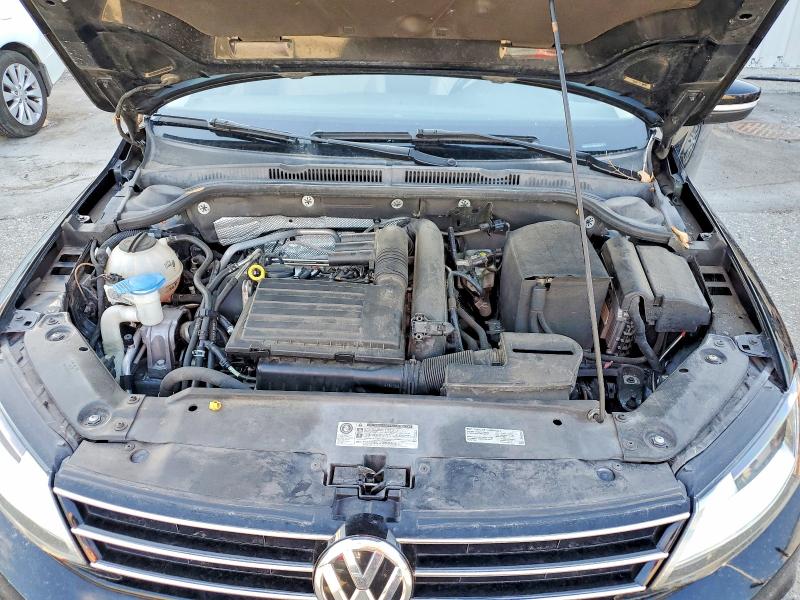 53141936 :رقم المزاد ، 3VWB67AJ1HM365347 vin ، 2017 Volkswagen Jetta مزاد بيع