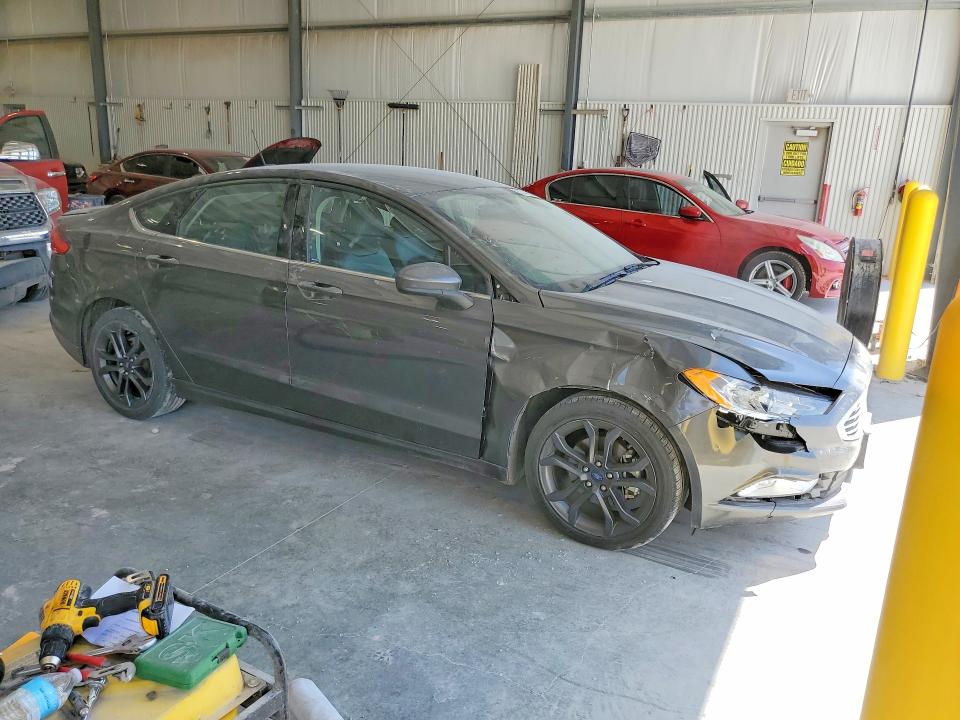 52744206 :رقم المزاد ، 3FA6P0HD0JR281088 vin ، 2018 Ford Fusion مزاد بيع