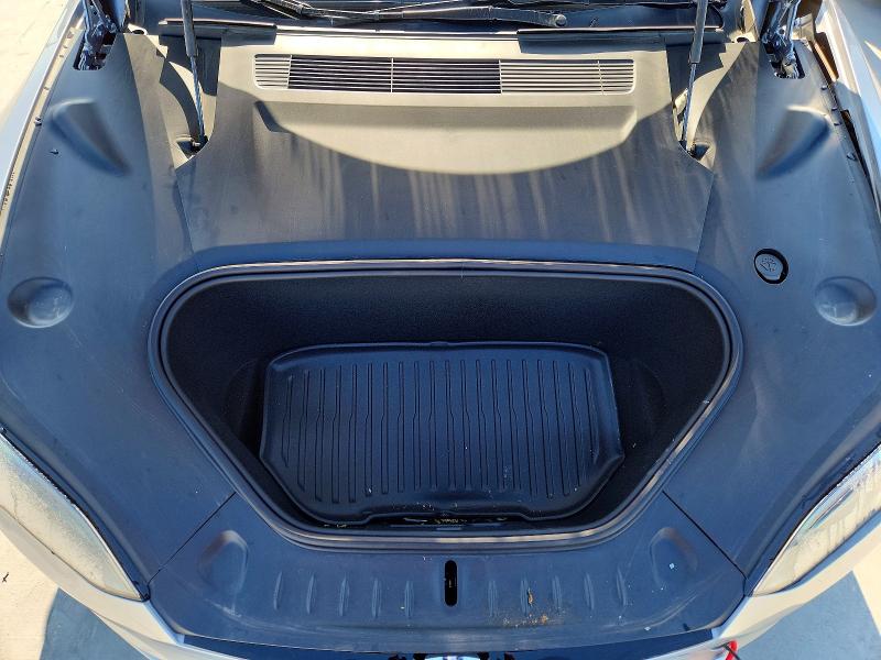 53116946 :رقم المزاد ، 5YJSA1E58SF551202 vin ، 2025 Tesla Model S مزاد بيع