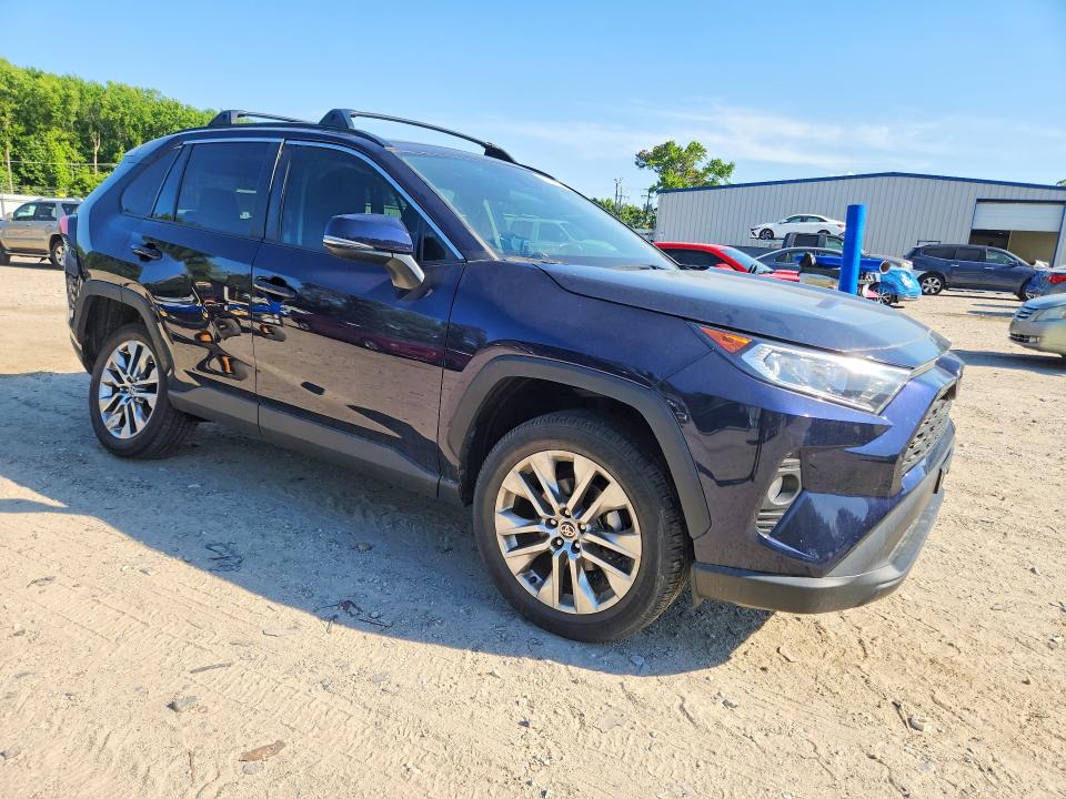 52139666 :رقم المزاد ، 2T3C1RFV7MW142087 vin ، 2021 Toyota Rav4 مزاد بيع