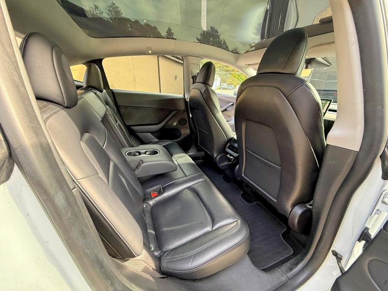 52299556 :رقم المزاد ، 5YJYGDEE5MF295078 vin ، 2021 Tesla Model Y مزاد بيع