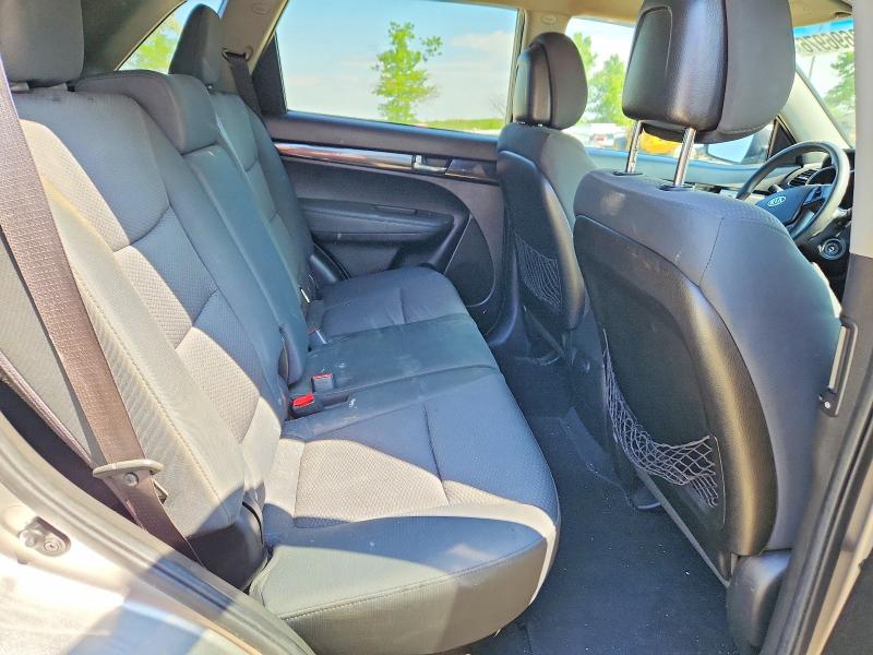 2013 Kia Sorento მანქანა იყიდება აუქციონზე, vin: 5XYKTDA61DG330692, აუქციონის ნომერი: 52696976