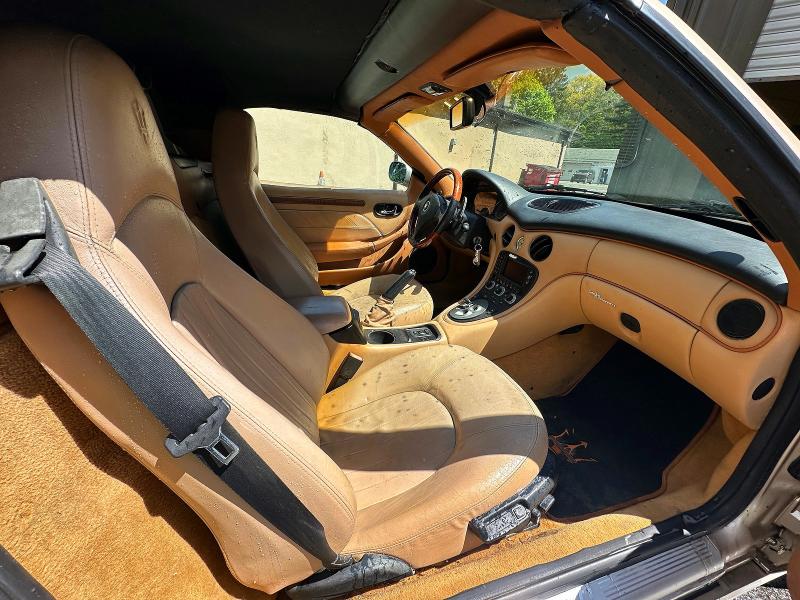 53557016 :رقم المزاد ، ZAMBB18A340010996 vin ، 2004 Maserati Spyder مزاد بيع