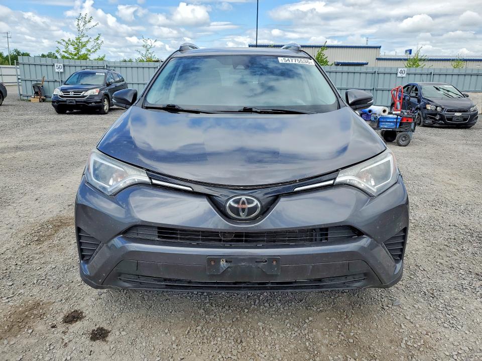 54775536 :رقم المزاد ، 2T3BFREV1HW638474 vin ، 2017 Toyota Rav4 مزاد بيع