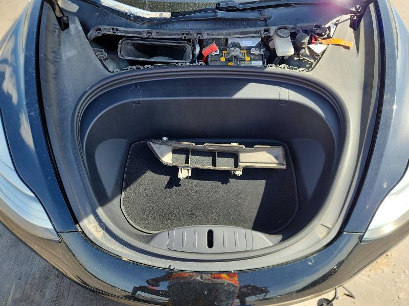 52174046 :رقم المزاد ، 5YJ3E1EAXJF152943 vin ، 2018 Tesla Model 3 مزاد بيع