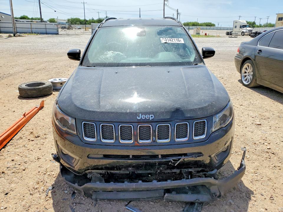 53142116 :رقم المزاد ، 3C4NJDBB9JT116892 vin ، 2018 Jeep Compass مزاد بيع