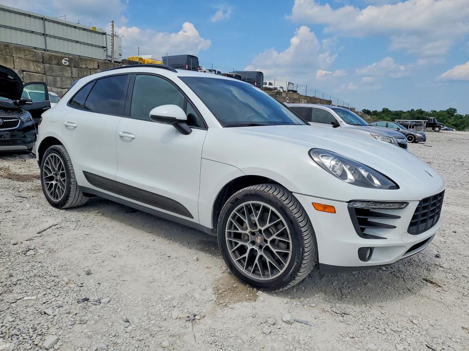 Auction sale of the 2016 Porsche Macan, vin: WP1AB2A56GLB48617, lot number: 55522346