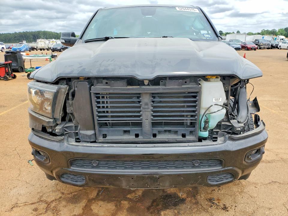 52044576 :رقم المزاد ، 1C6RREBT5MN709928 vin ، 2021 Ram 1500 مزاد بيع