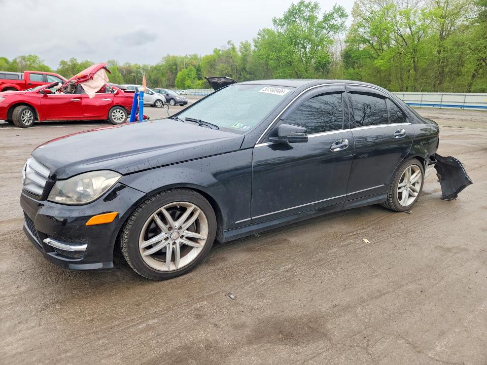 52248946 :رقم المزاد ، WDDGF8BB8CR195698 vin ، 2012 Mercedes-benz C مزاد بيع