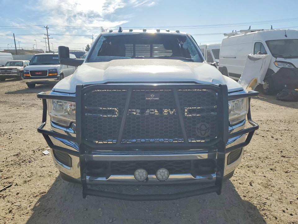 Продажа на аукционе авто 2022 Ram 2500, vin: 3C6UR5HL2NG295423, номер лота: 51892306