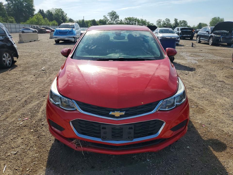 54631576 :رقم المزاد ، 1G1BC5SM0J7238378 vin ، 2018 Chevrolet Cruze مزاد بيع