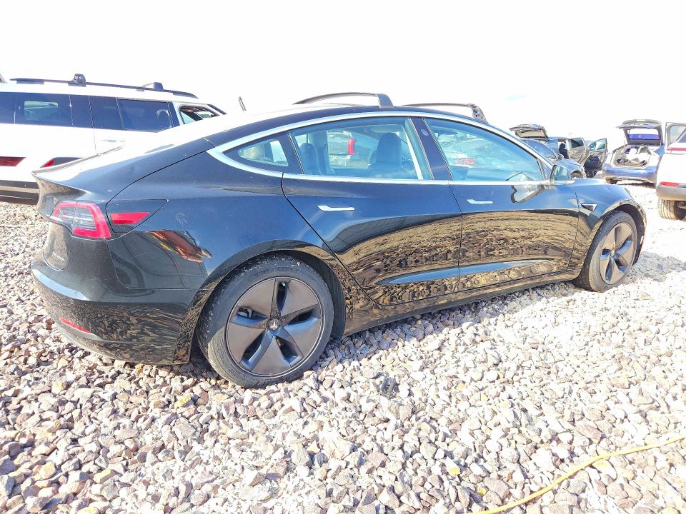 Продажа на аукционе авто 2018 Tesla Model 3, vin: 5YJ3E1EBXJF182209, номер лота: 52997626