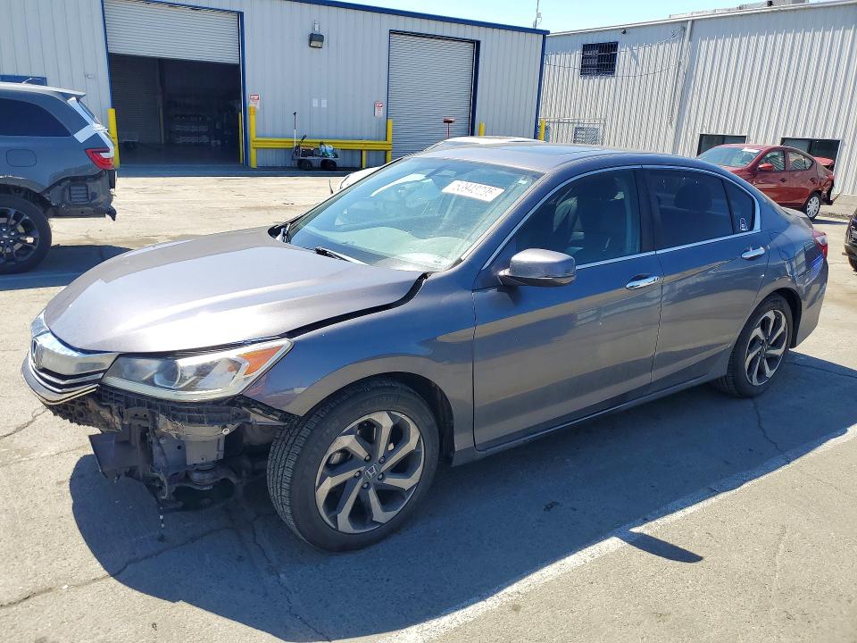 Продаж на аукціоні авто 2017 Honda Accord, vin: 1HGCR2F88HA140235, номер лоту: 53948296