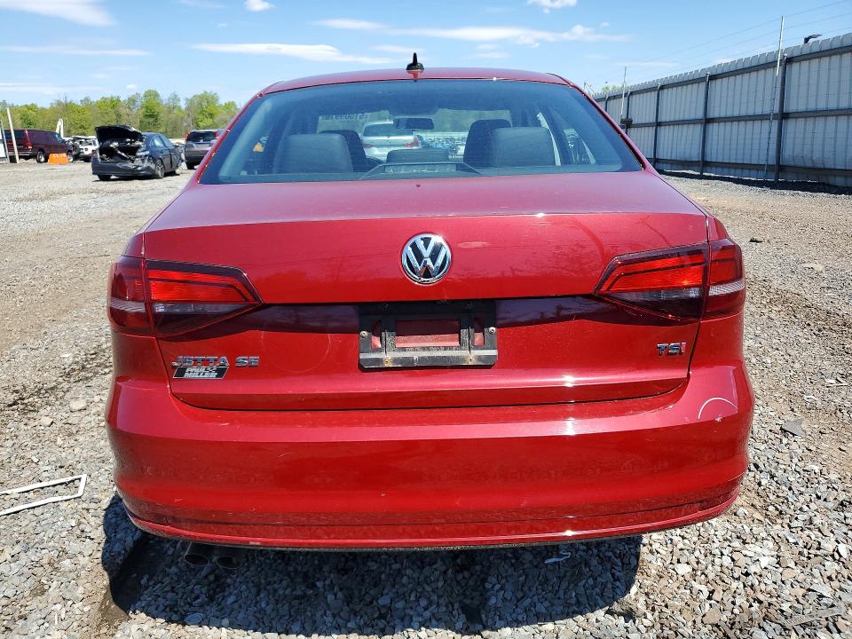 51509916 :رقم المزاد ، 3VWDB7AJ4JM259260 vin ، 2018 Volkswagen Jetta مزاد بيع