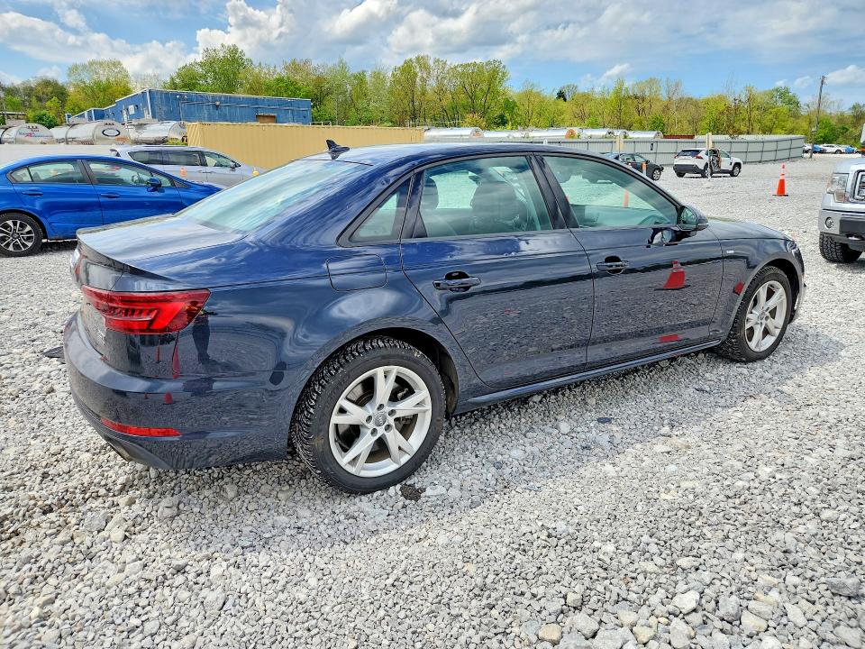 Продажа на аукционе авто 2018 Audi A4, vin: WAUDNAF48JN009825, номер лота: 51398826
