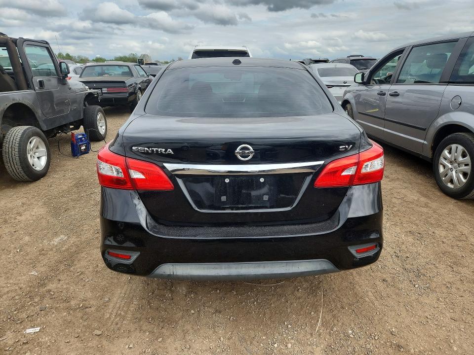 2018 Nissan Sentra მანქანა იყიდება აუქციონზე, vin: 3N1AB7AP4JY321133, აუქციონის ნომერი: 53904236