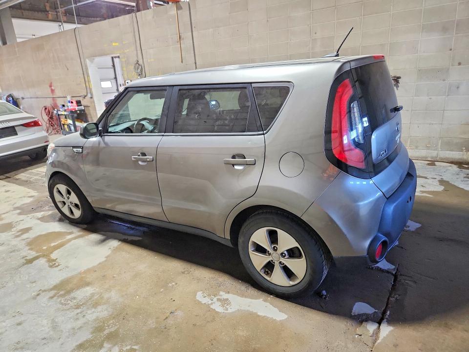 52258986 :رقم المزاد ، KNDJN2A28F7225610 vin ، 2015 Kia Soul مزاد بيع