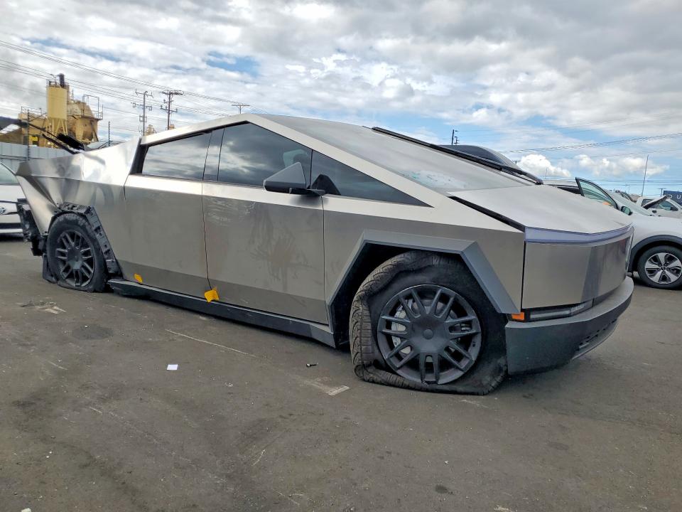 Продаж на аукціоні авто 2024 Tesla Cybertruck, vin: 7G2CEHED4RA040602, номер лоту: 52304506