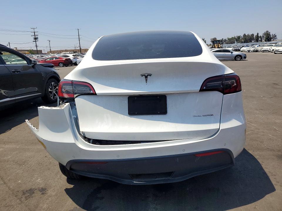 52745546 :رقم المزاد ، 5YJYGDEE4MF214992 vin ، 2021 Tesla Model Y مزاد بيع