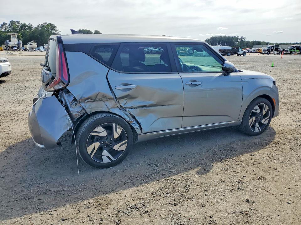 53070856 :رقم المزاد ، KNDJ53AU5P7851348 vin ، 2023 Kia Soul مزاد بيع